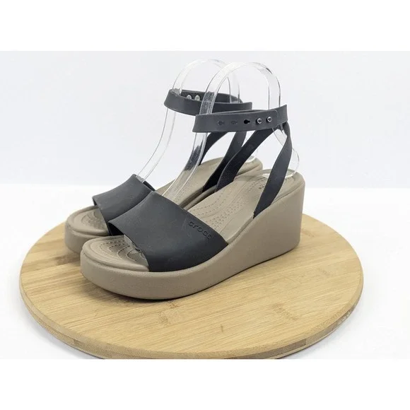 Crocs - Picture 3 of 11